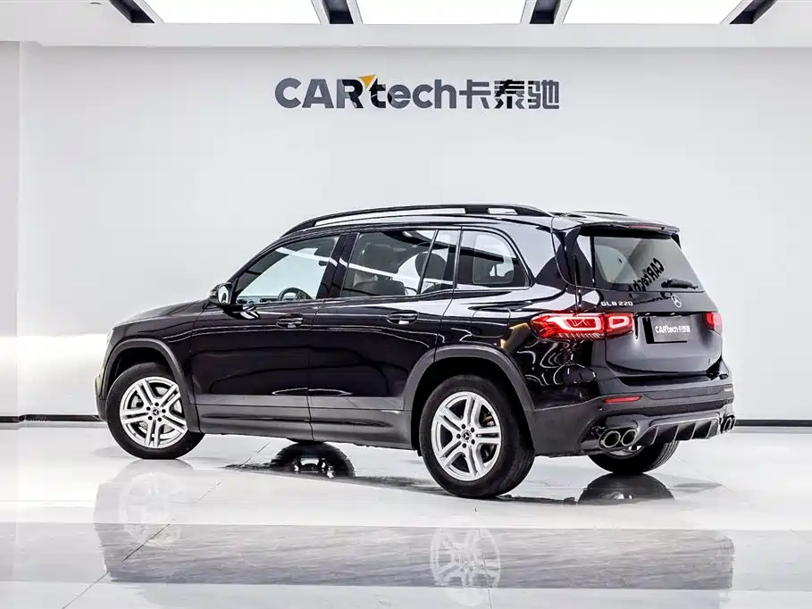 MERCEDES BENZ GLB 2023