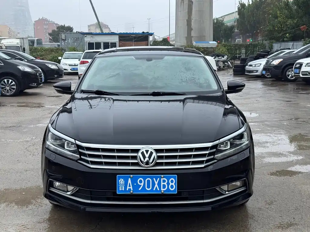 VOLKSWAGEN PASSAT 2017