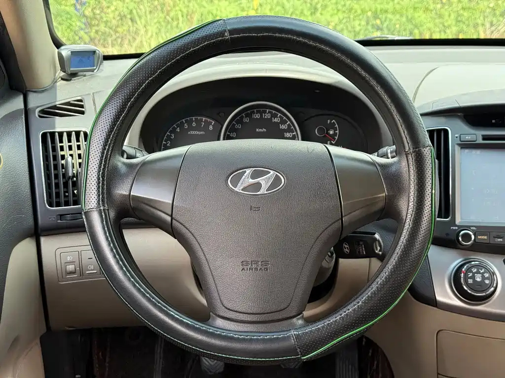 HYUNDAI CELESTA 2014