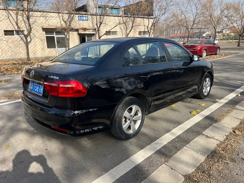 VOLKSWAGEN LAVIDA 2013