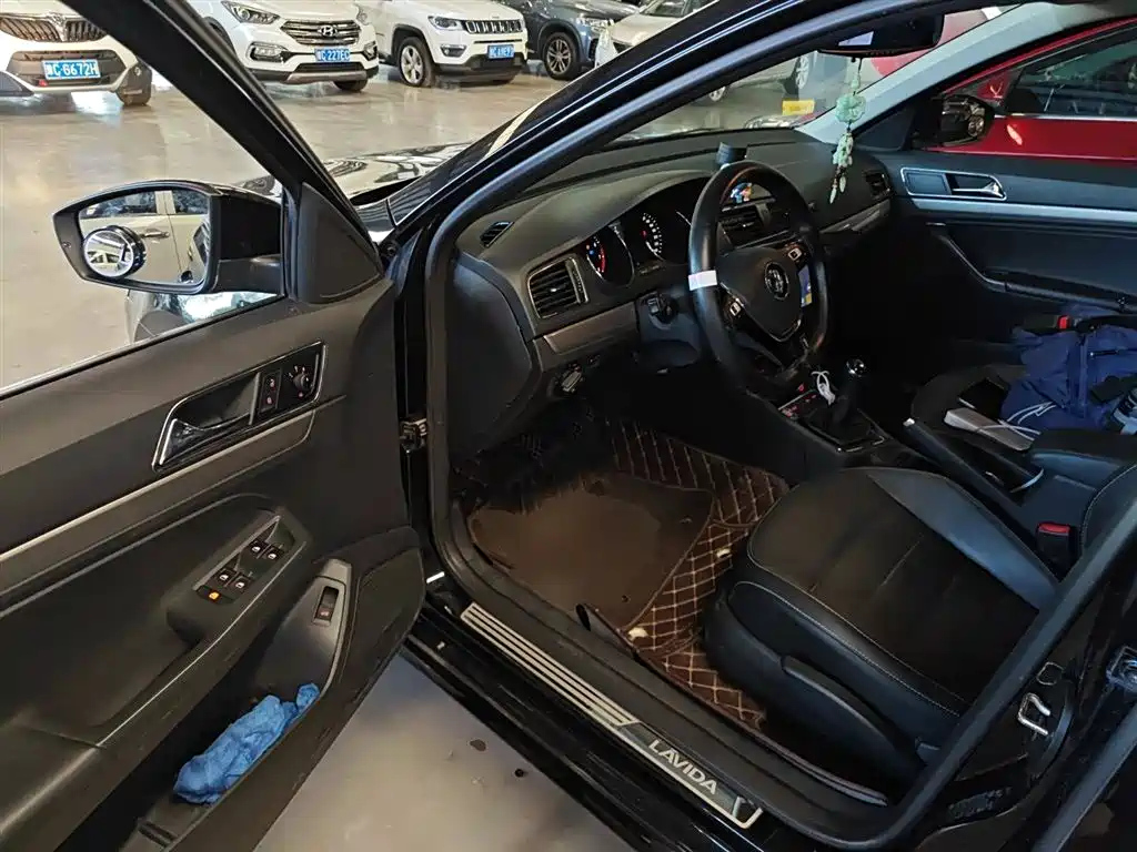 VOLKSWAGEN LAVIDA 2017