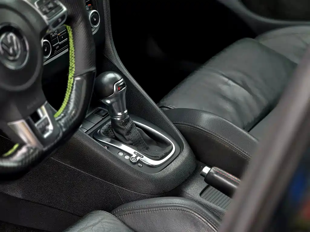 VOLKSWAGEN GOLF GTI 2012