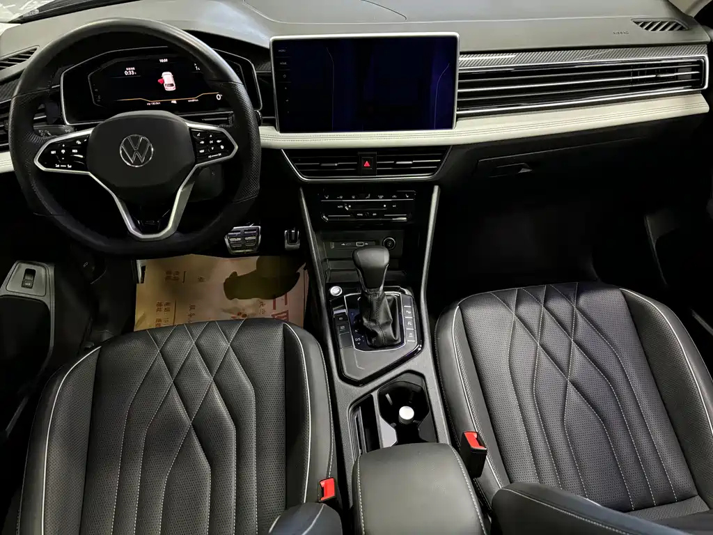 VOLKSWAGEN TIGUAN L 2022