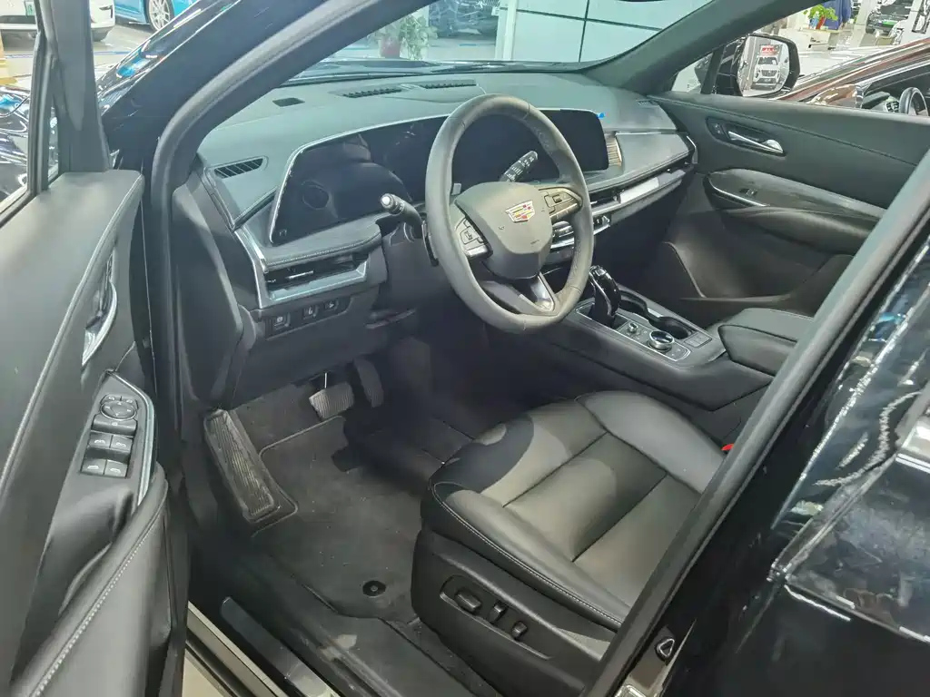 CADILLAC XT4 2024