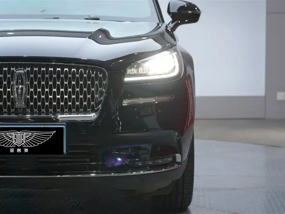 LINCOLN ADVENTURER 2022