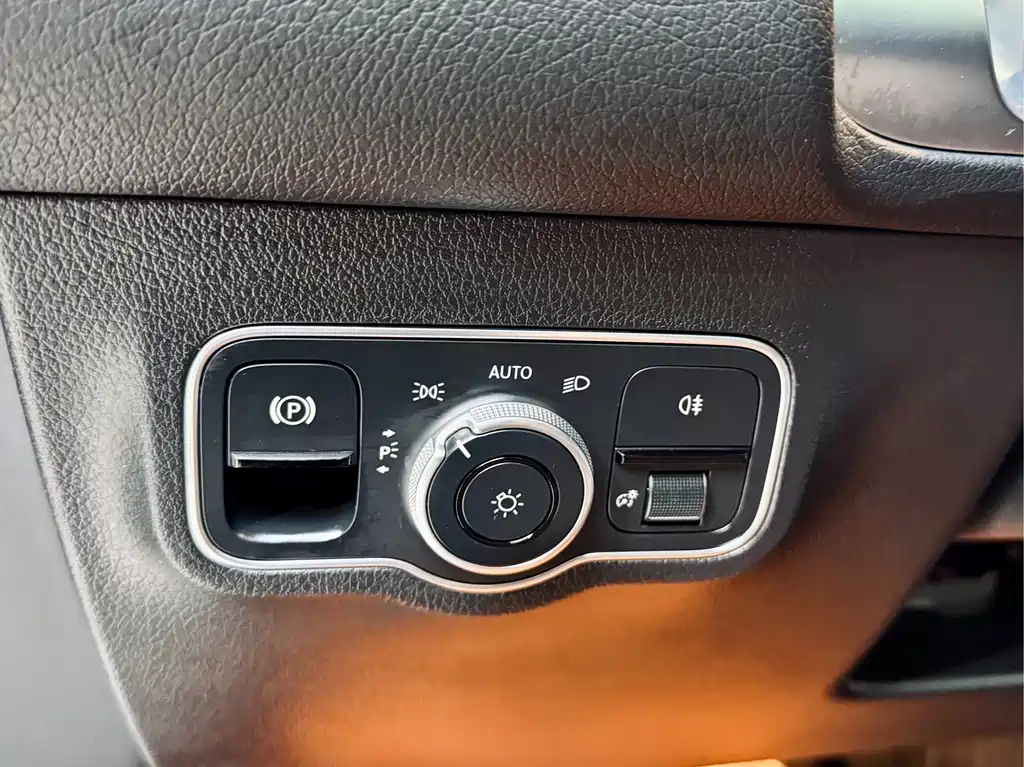 MERCEDES BENZ GLB 2021