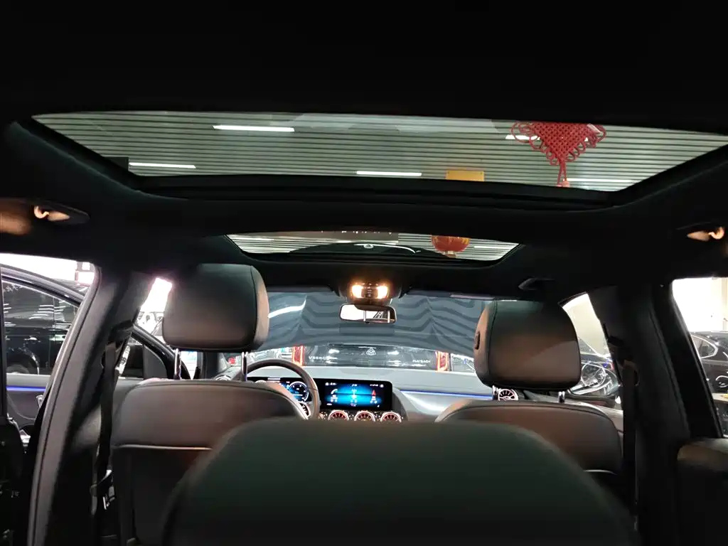 MERCEDES BENZ GLA 2023