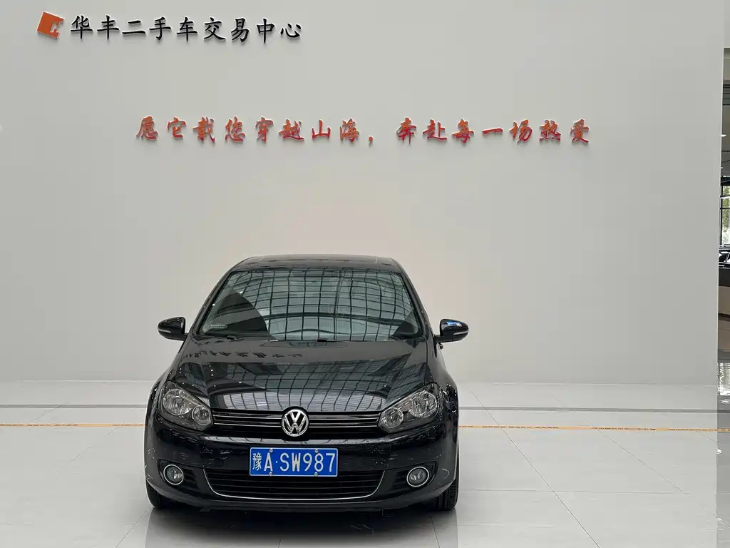 VOLKSWAGEN GOLF 2010