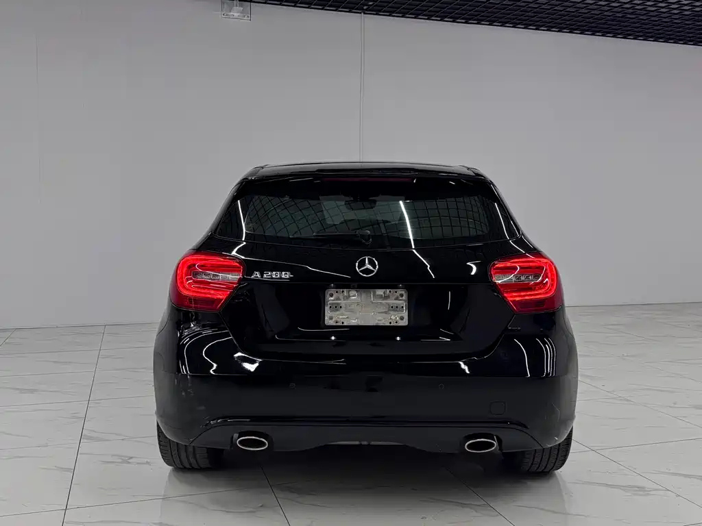 MERCEDES BENZ A-CLASS IMPORT 2015