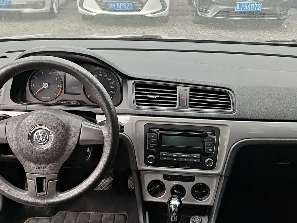 VOLKSWAGEN LAVIDA 2013