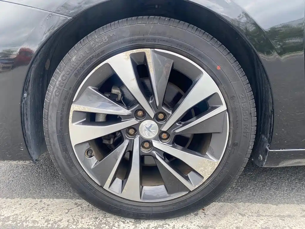 PEUGEOT 408 2019