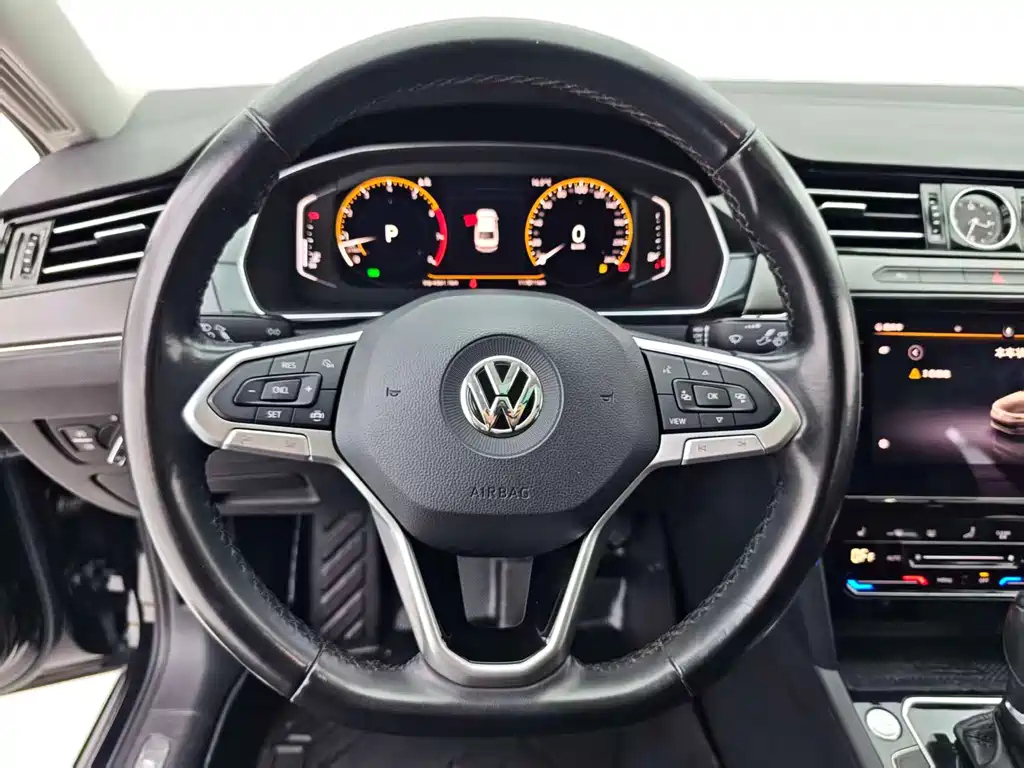 VOLKSWAGEN MAGOTAN 2020