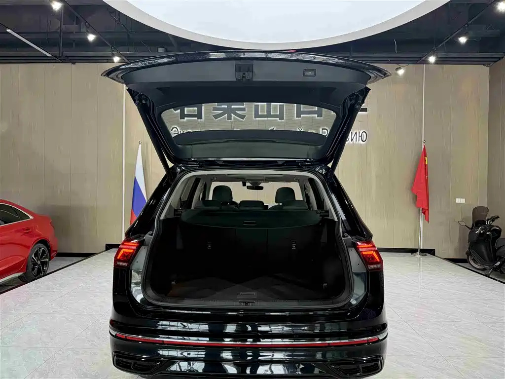 VOLKSWAGEN TIGUAN L 2022