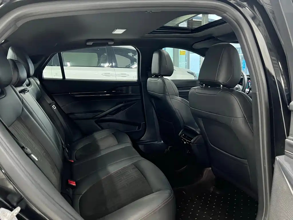 FORD MONDEO 2023