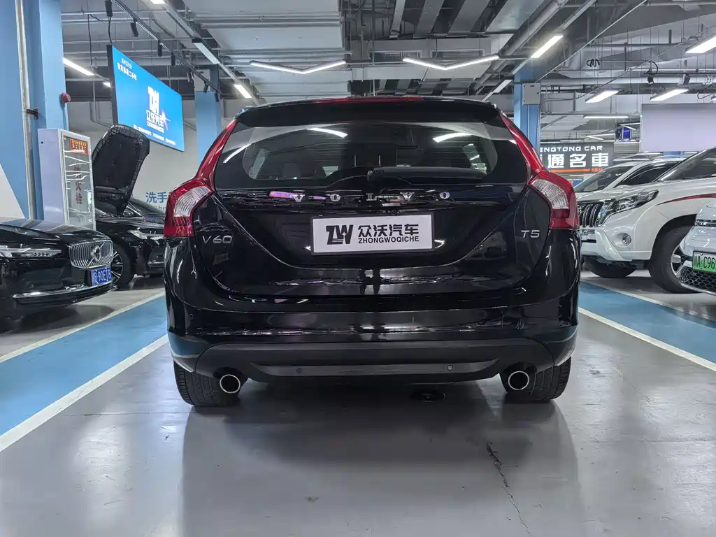 VOLVO V60 2013