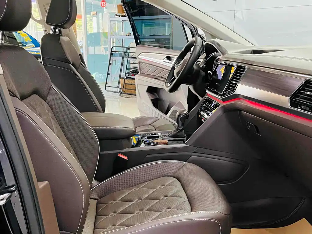 VOLKSWAGEN VILORAN 2023