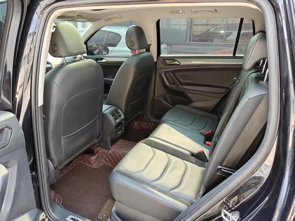 VOLKSWAGEN TIGUAN L 2021