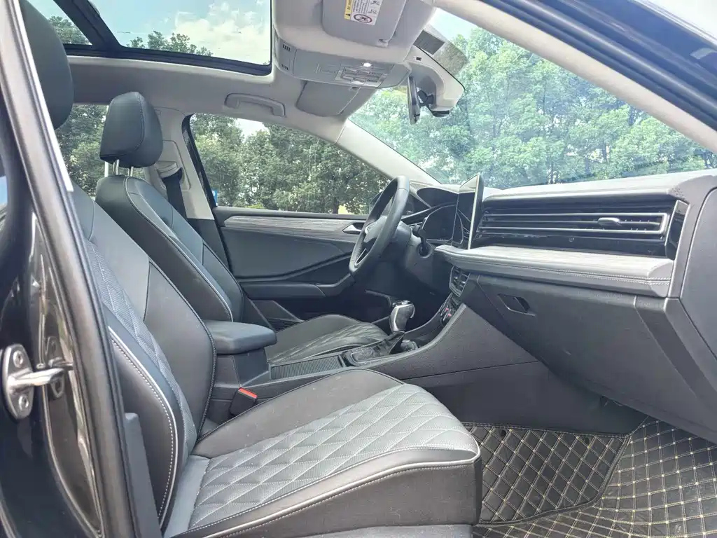 VOLKSWAGEN SAGITAR 2023