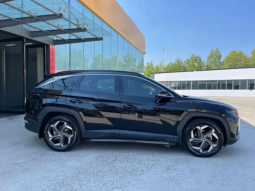 HYUNDAI TUCSON 2023