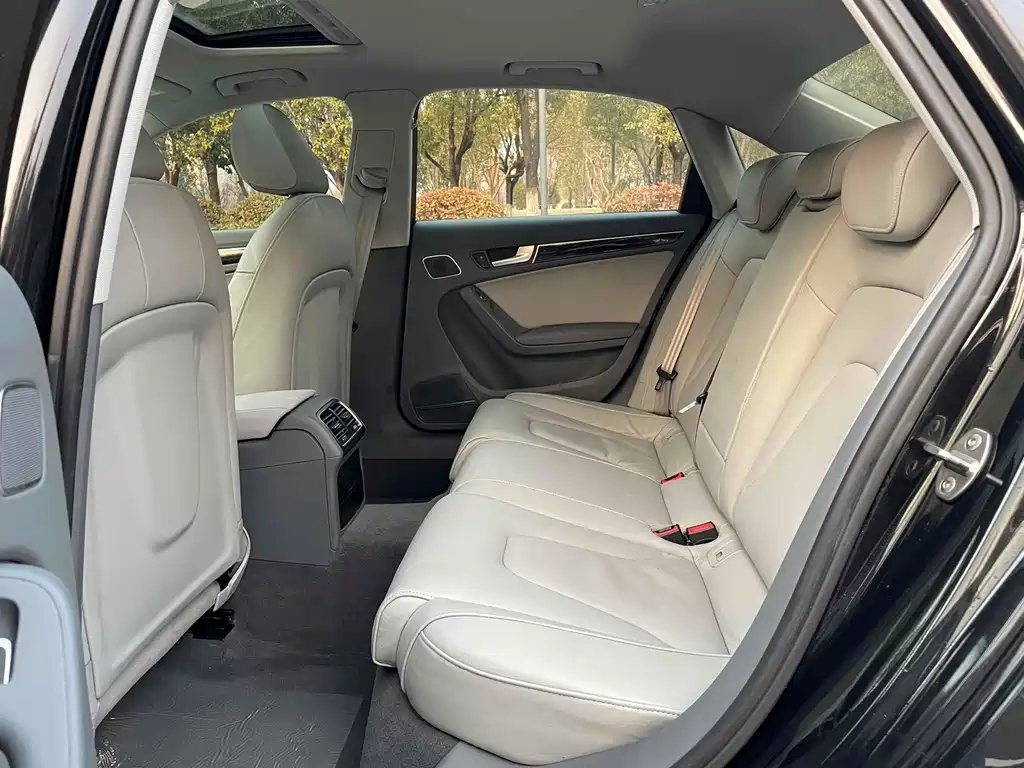 AUDI A4L 2015