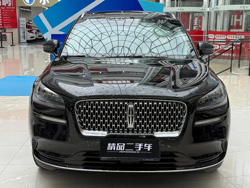 LINCOLN ADVENTURER 2021