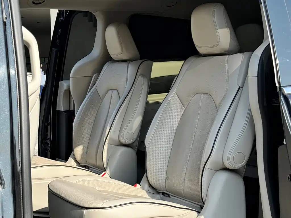CHRYSLER BIG 捷龙PHEV IMPO 2018