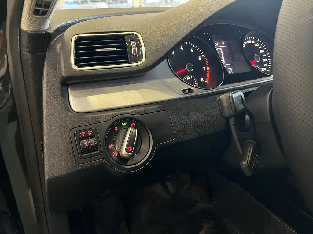VOLKSWAGEN MAGOTAN 2015
