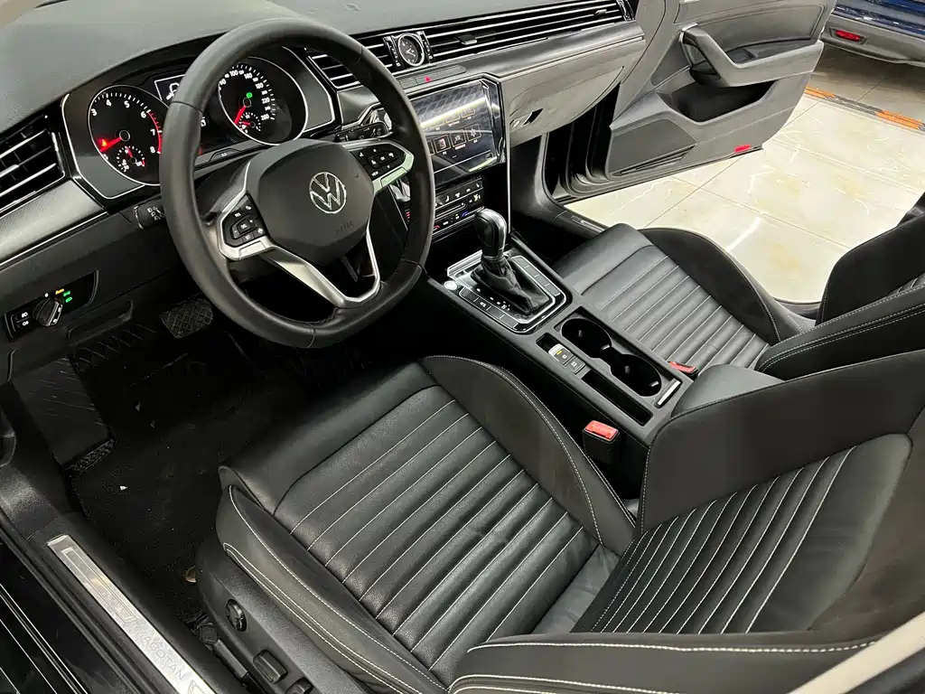 VOLKSWAGEN MAGOTAN 2021