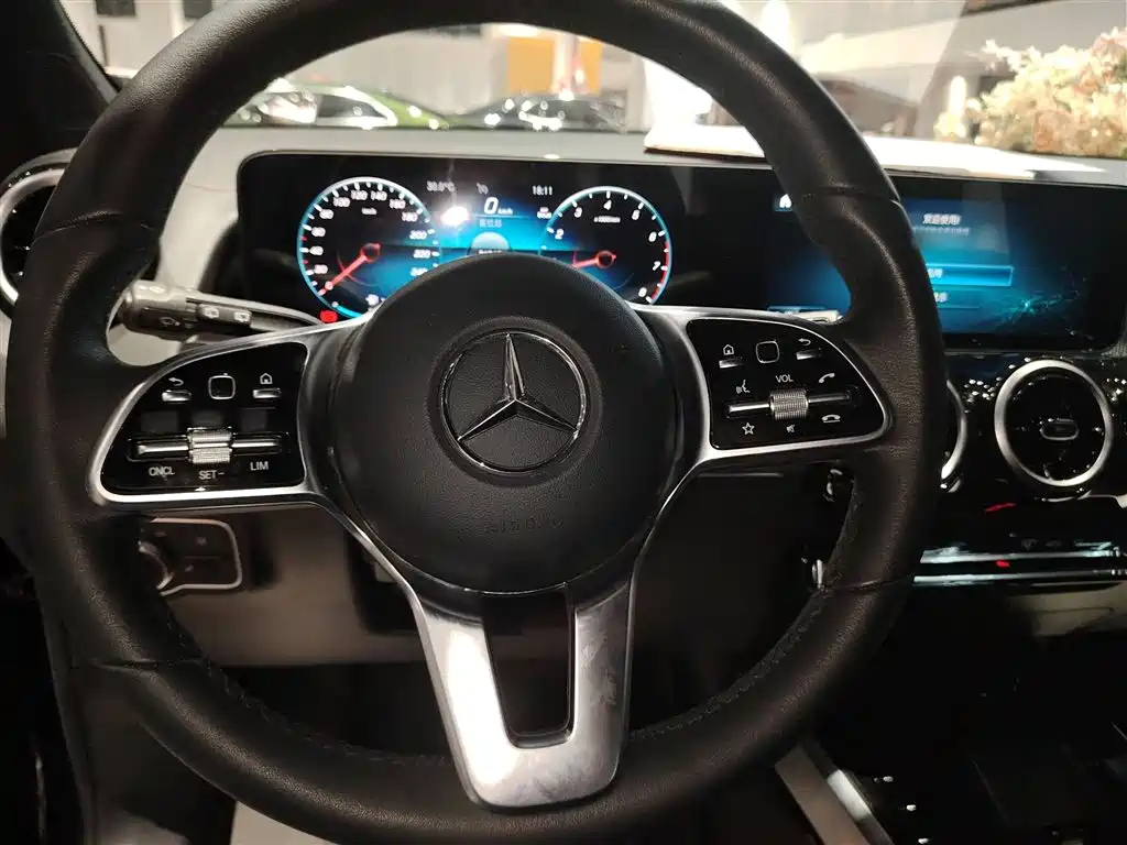 MERCEDES BENZ GLB 2022