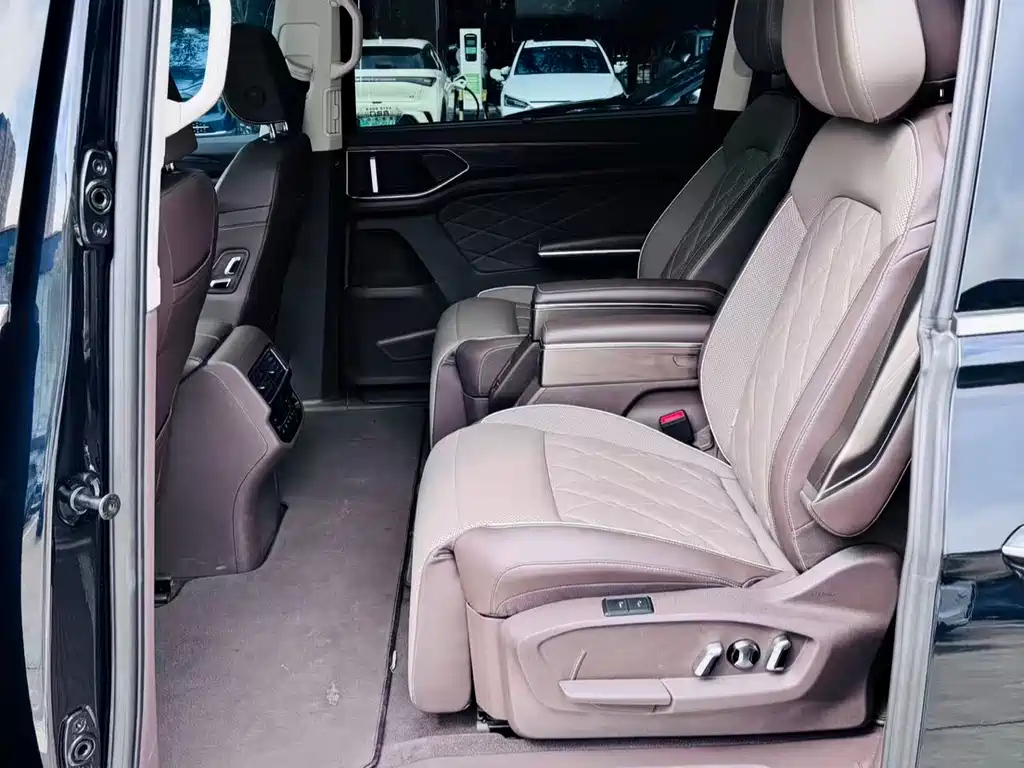 VOLKSWAGEN VILORAN 2024