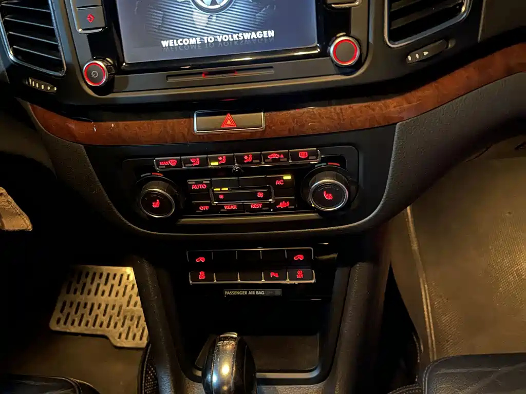 VOLKSWAGEN SHARAN 2012