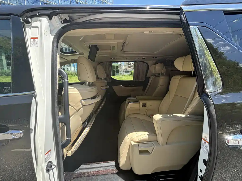 TOYOTA ALPHARD 2018