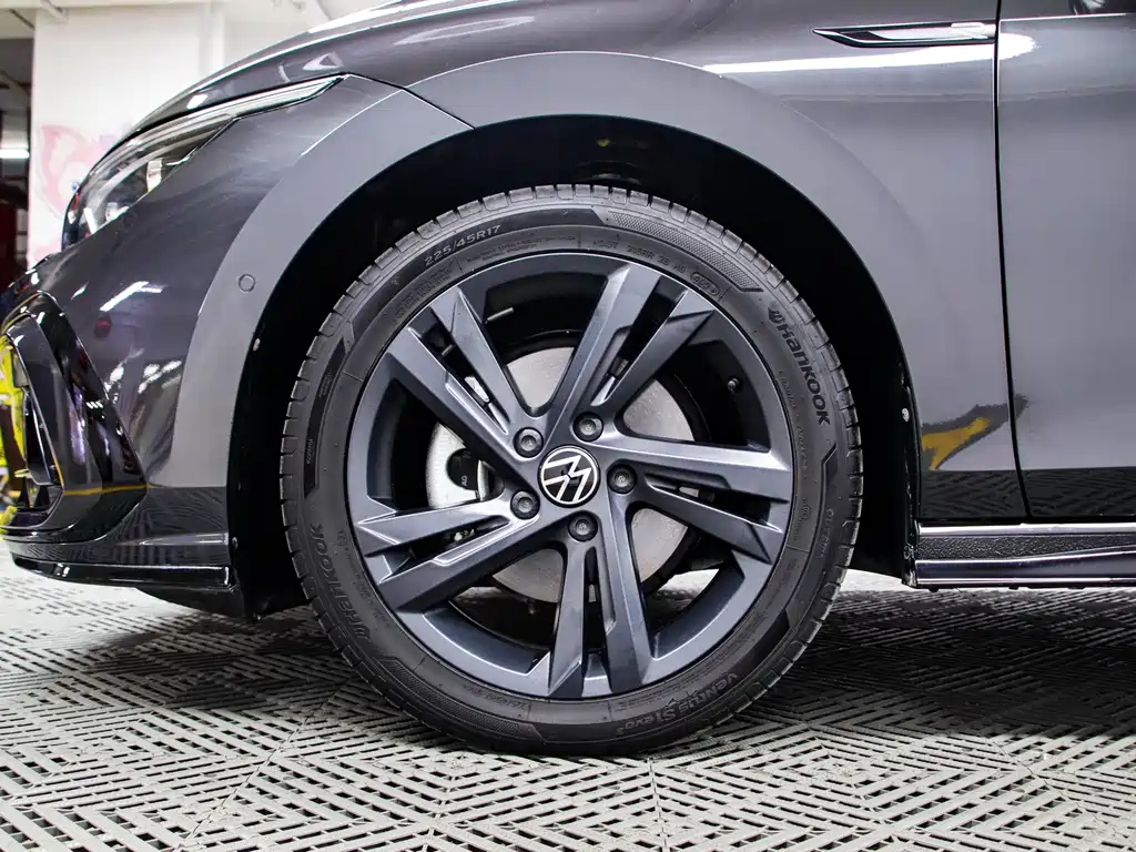 VOLKSWAGEN GOLF 2022