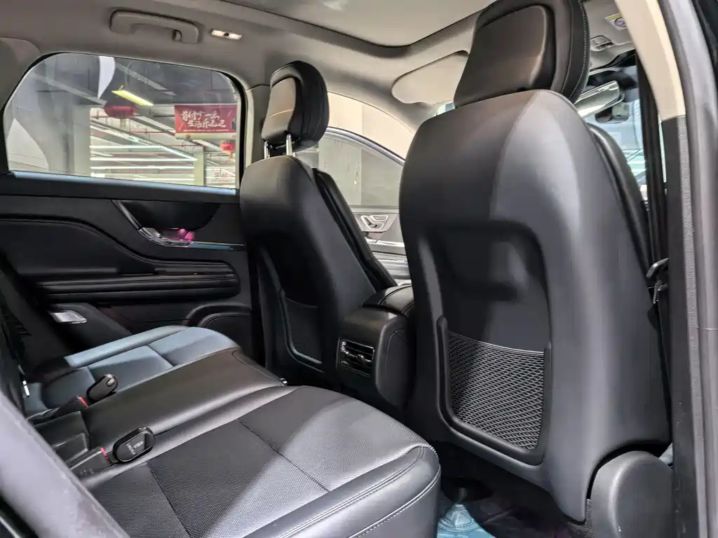 LINCOLN ADVENTURER 2023