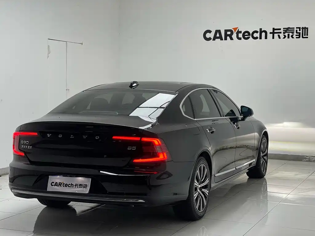 VOLVO S90 2021