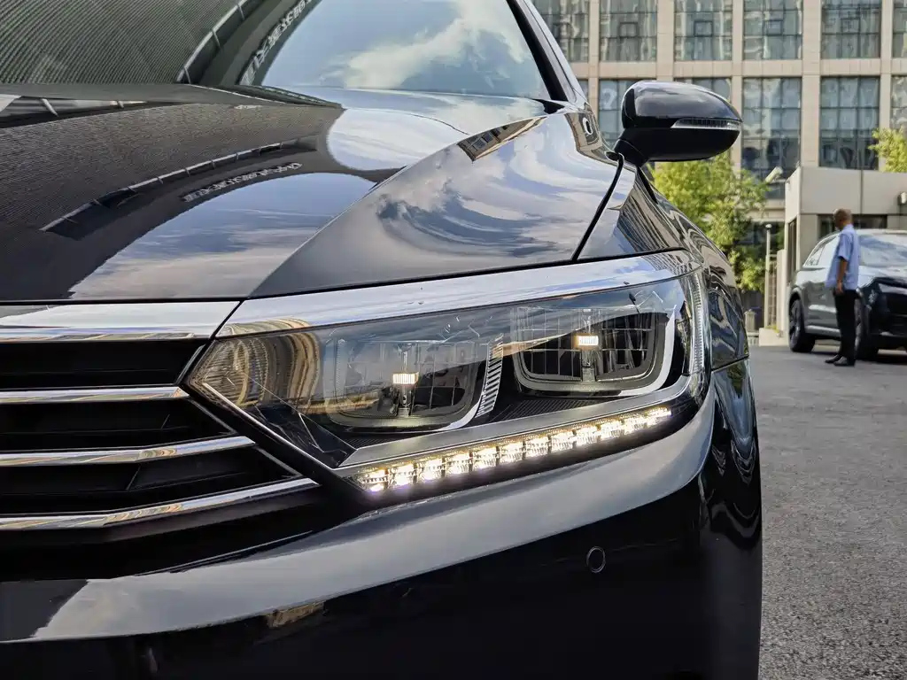 VOLKSWAGEN MAGOTAN 2019