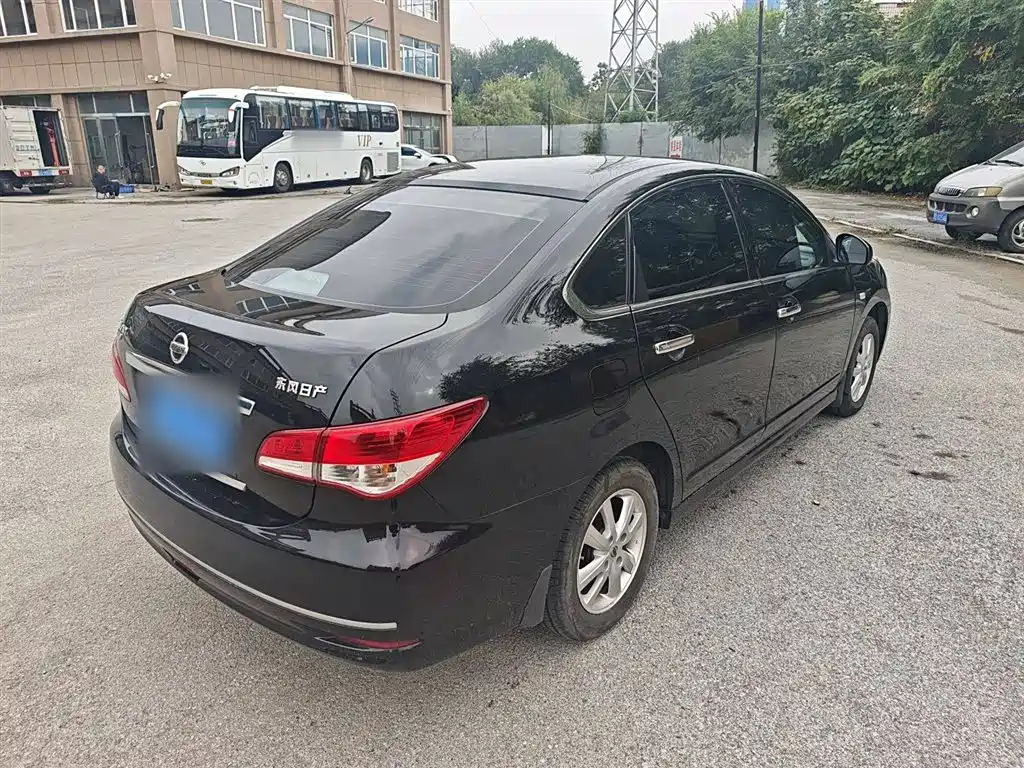 NISSAN SYLPHY 2018