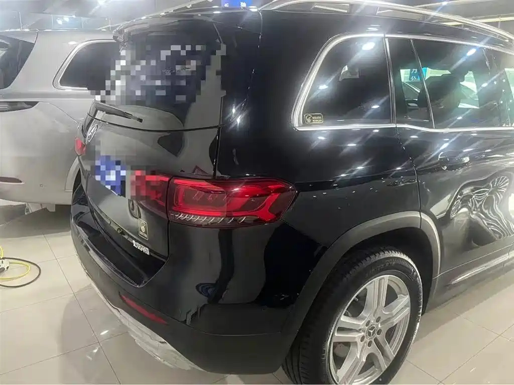 MERCEDES BENZ GLB 2025