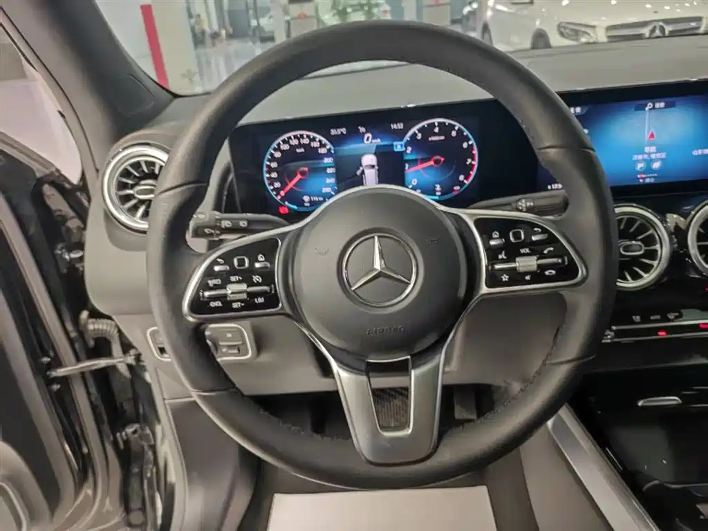 MERCEDES BENZ GLB 2021