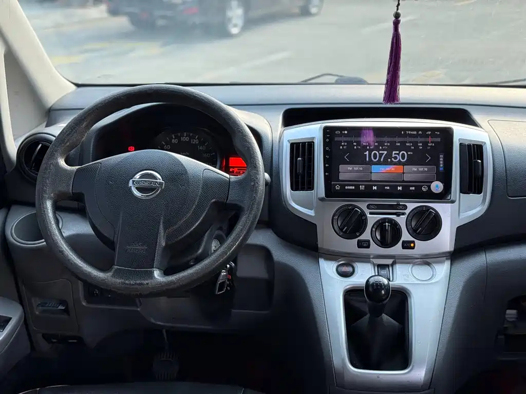 NISSAN NV200 2013