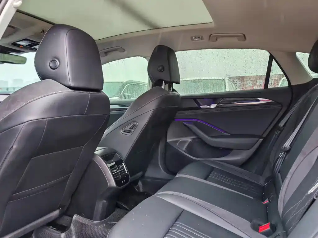 VOLKSWAGEN MAGOTAN 2025