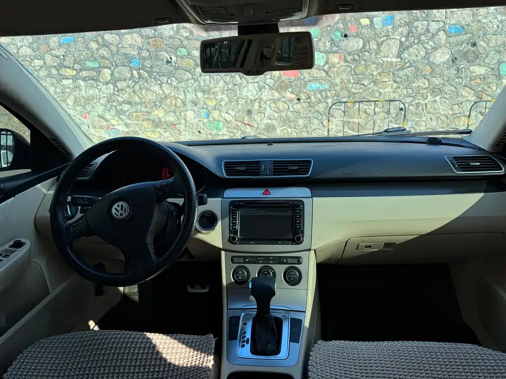 VOLKSWAGEN MAGOTAN 2010