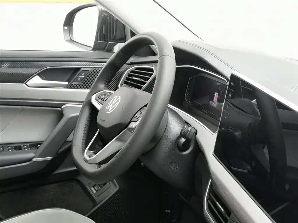 VOLKSWAGEN TAYRON 2024