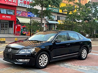 VOLKSWAGEN PASSAT 2011
