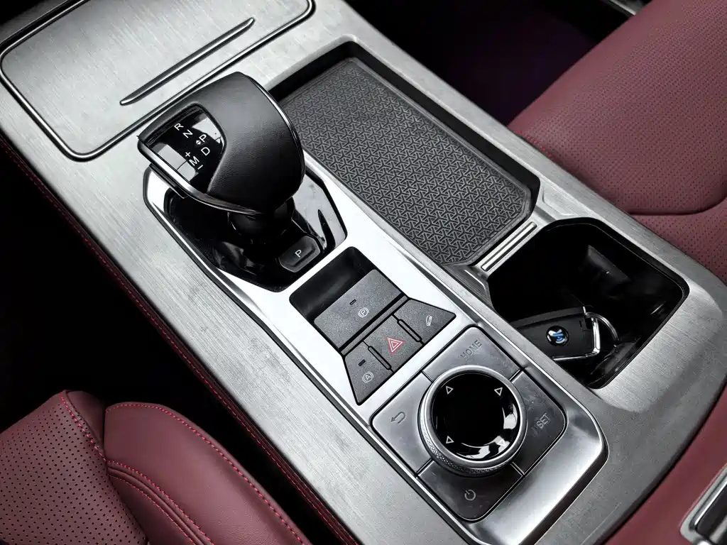 JETOUR X70 PLUS 2024