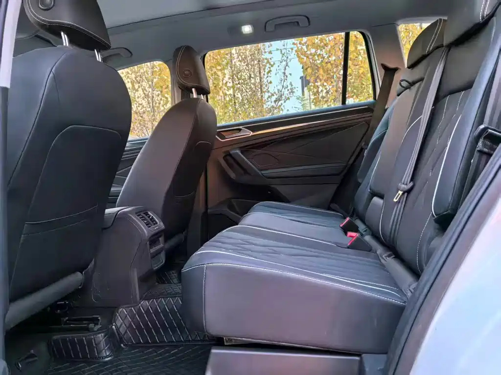 VOLKSWAGEN TIGUAN L 2025