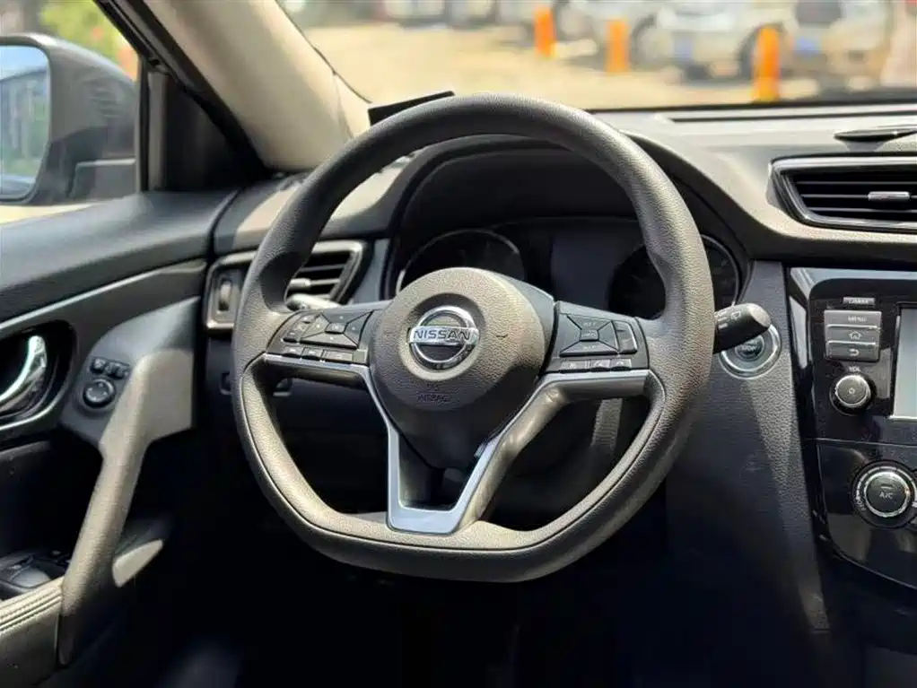 NISSAN X-TRAIL 2017