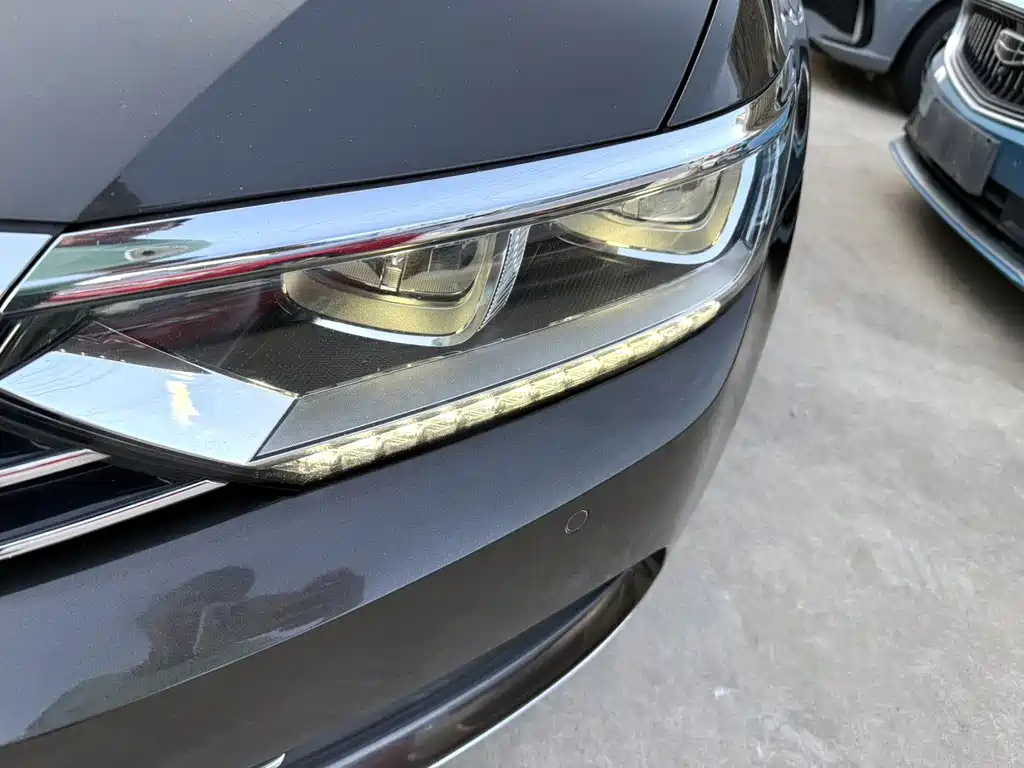 VOLKSWAGEN MAGOTAN 2018