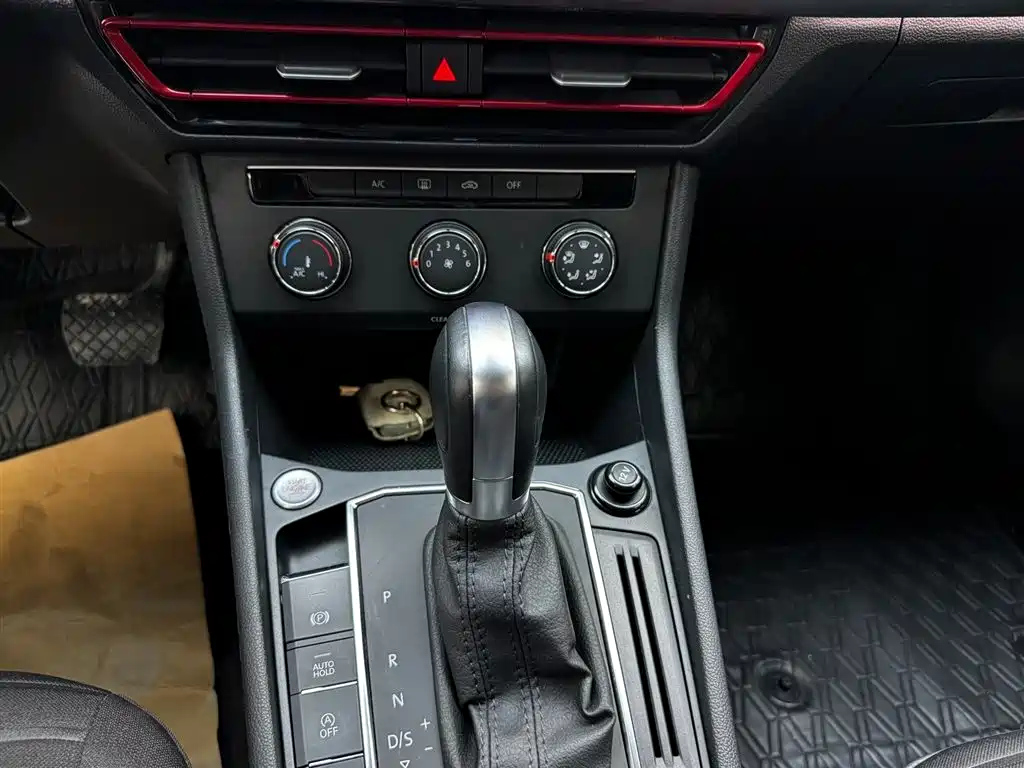 VOLKSWAGEN LAVIDA 2022