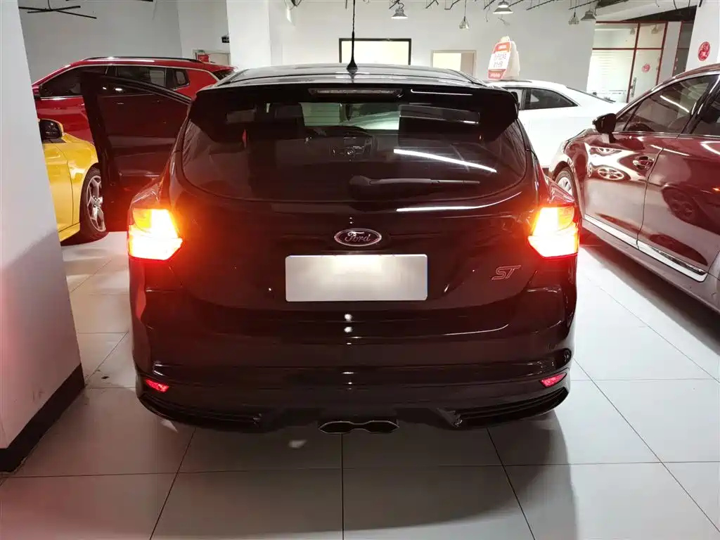 FORD FOCUS IMPORT 2015